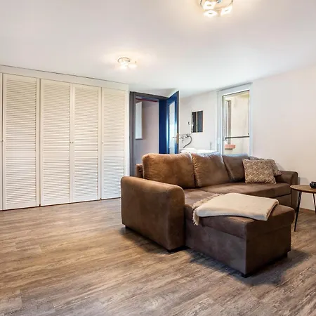 Kropp Apartment *